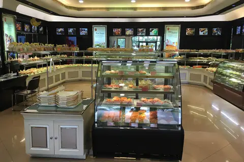 Petit Four Patisserie photo 3